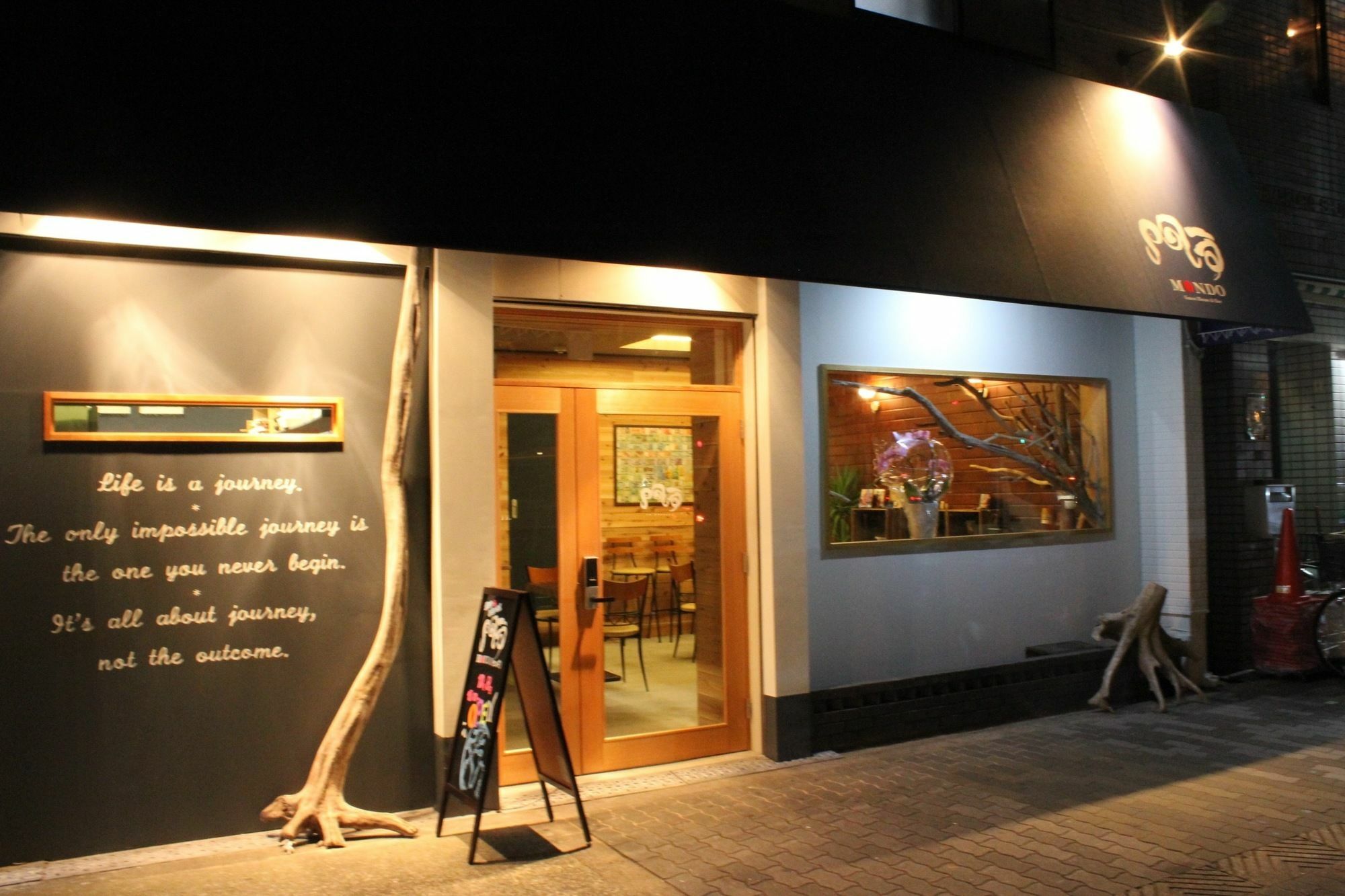 Bar And Hostel Mondo Osaka Exterior foto